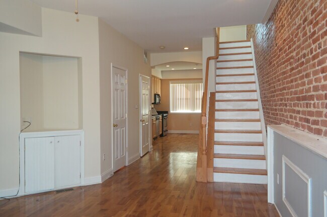 Foto del edificio - Charming 2 Bedroom/2.5 Bathroom Townhome in Linwood/Patterson Park, MD!
