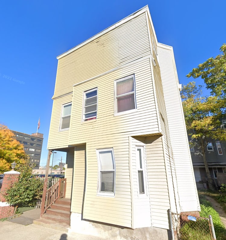Building Photo - 65 Everett St