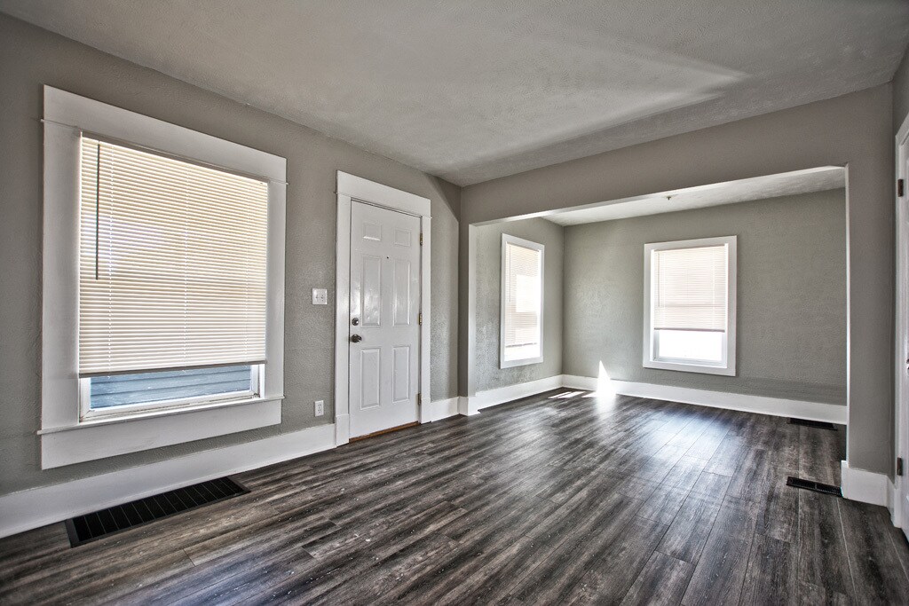 Foto principal - 820 E 4th St