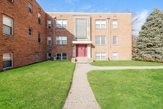 Building Photo - 146 E 19th St