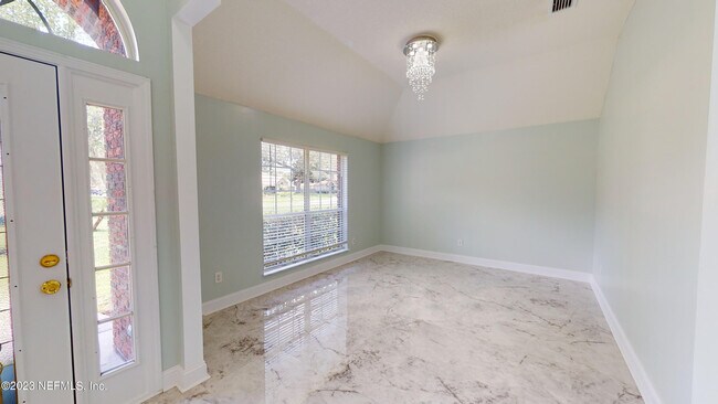 Building Photo - 2810 Sweetholly Dr