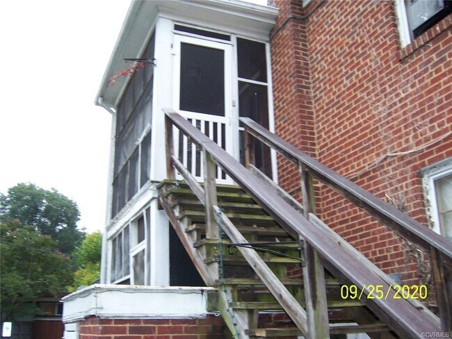 Building Photo - 103 N Thompson St