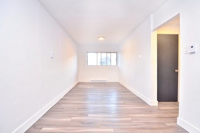 Building Photo - 9461 Rue de Martigny
