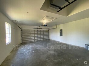 Building Photo - 539 Alexia Ave S