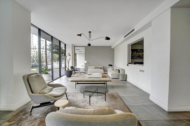 Foto del edificio - 10600 Wilshire Blvd