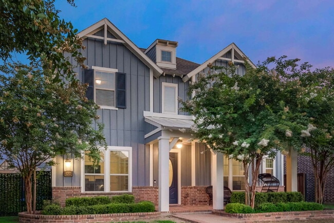 Foto del edificio - Welcome to your new 5 Bed-4 Bath home in t...