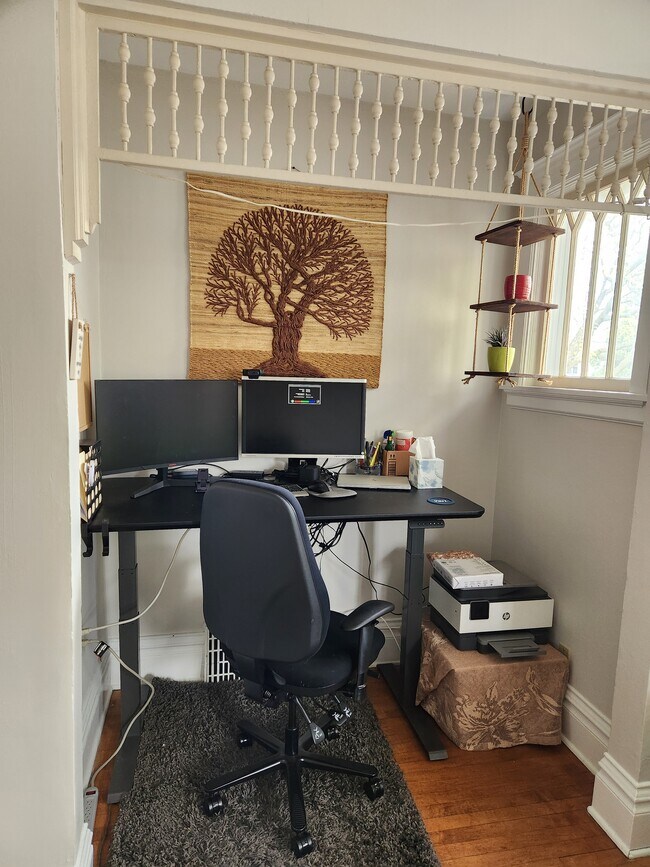 Foto del edificio - 2223 S Winchester St