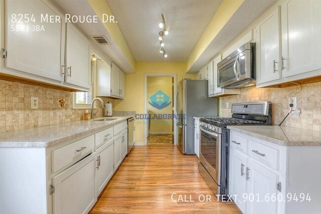 Building Photo - 8254 Mer Rouge Dr
