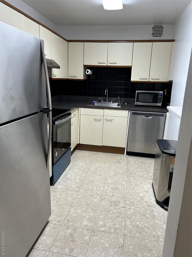 Foto del edificio - 50 Columbus Ave