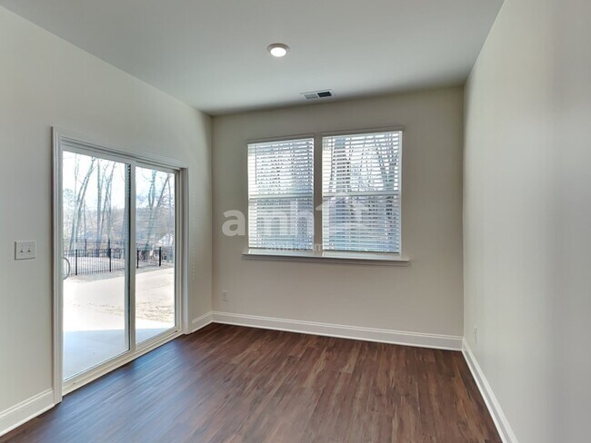 Building Photo - 628 Rivermist Dr