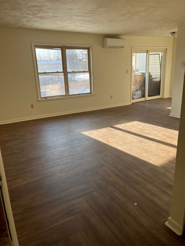 Foto principal - 922 W Aaron Drive - State College