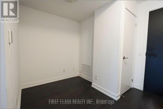 Building Photo - 125 Redpath Ave