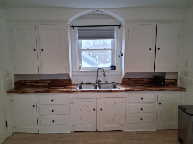 Building Photo - 168 Northern Ave