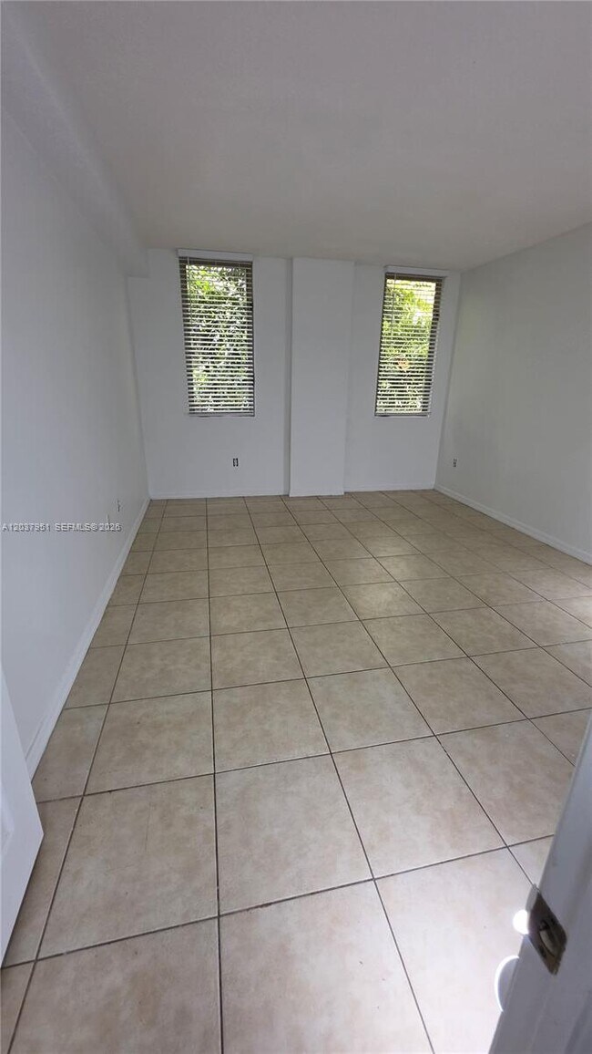 Foto del edificio - 2630 SW 28th St