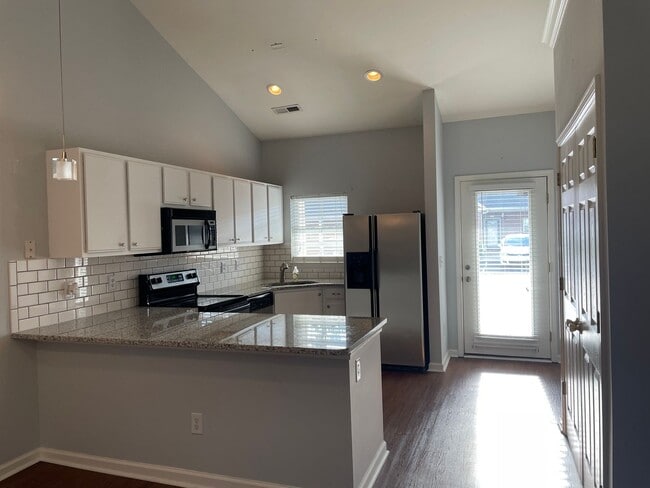 Building Photo - 221 Hibiscus Way
