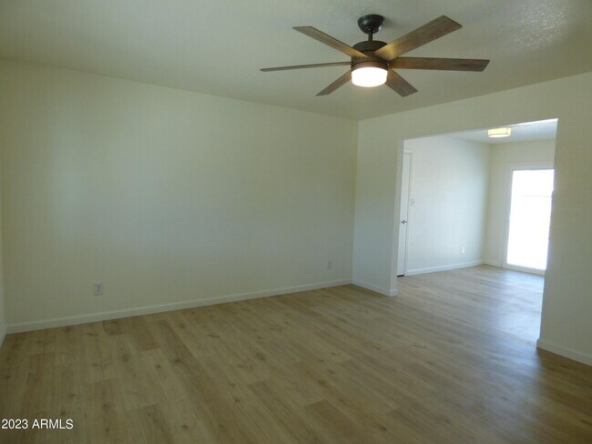 Foto del edificio - 6225 S Parkside Dr
