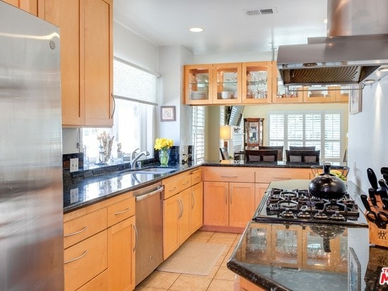 kitchen - 8037 Regis Way