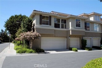 Building Photo - 306 Birch Grove