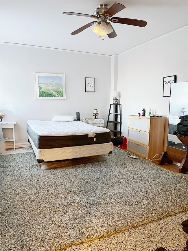 Foto del edificio - 75-40 Austin St