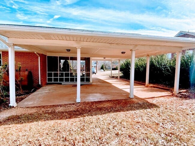 Foto del edificio - Great 4 Bedroom House