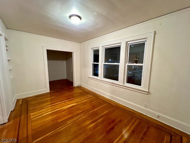Foto del edificio - 255 N Park St