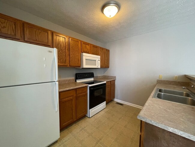248/250 AW - 248/250 AW Apartment