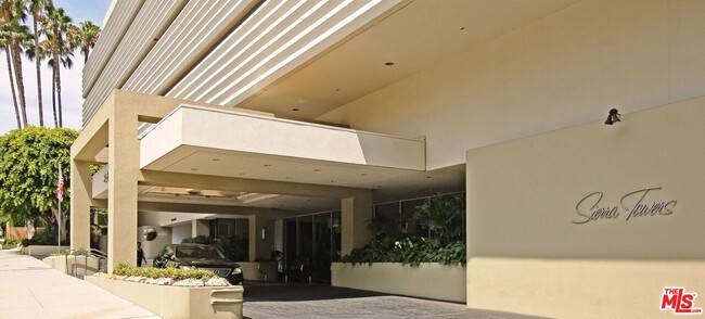 Building Photo - 9255 Doheny Rd
