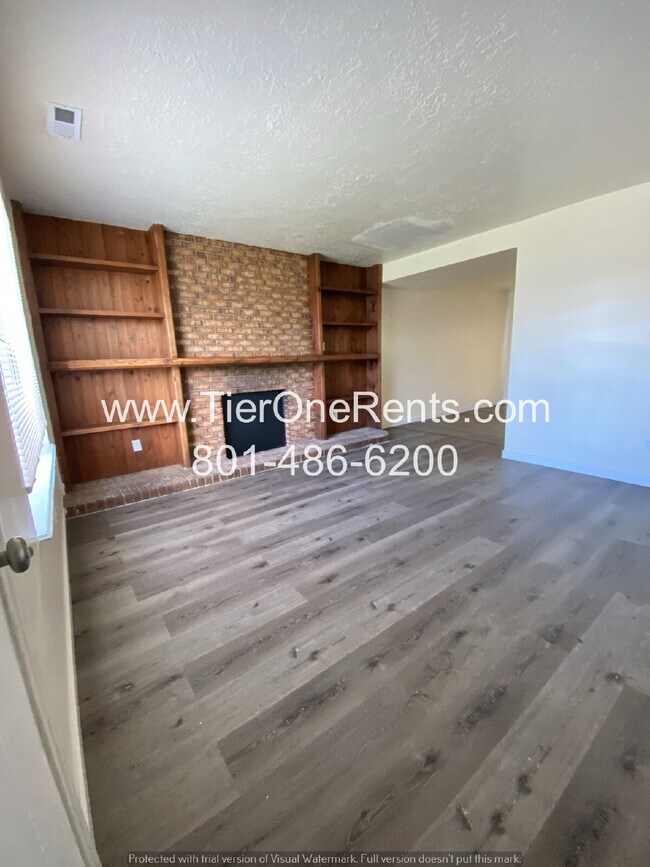 Building Photo - **MOVE IN SPECIAL: $500 off first month's rent**
