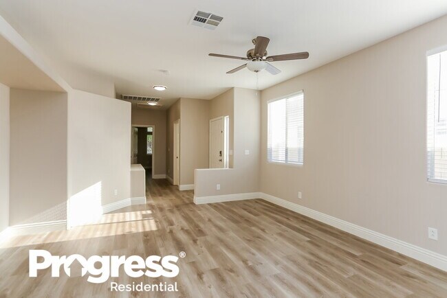 Foto del edificio - 8837 Medicine Wheel Ave