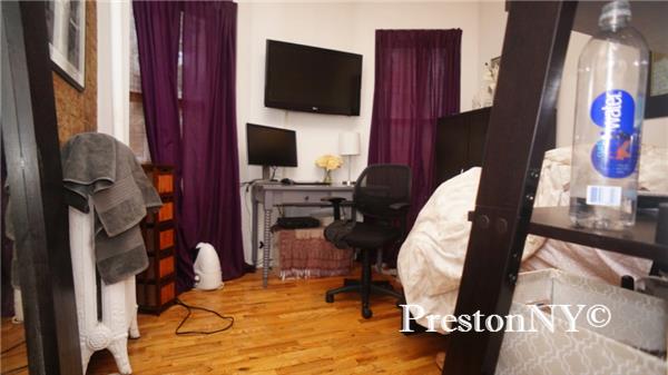 Foto del edificio - 337 W 14th St