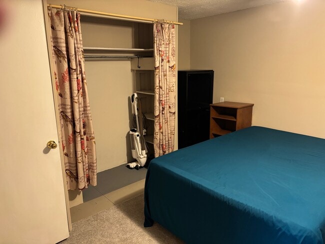 Building Photo - 220 Boyd Ave