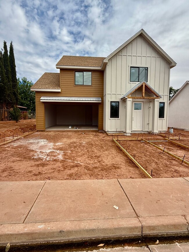 Building Photo - 216 N 100 E