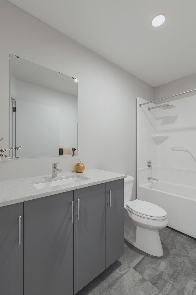 Building Photo - 2 Bedroom Unit | 725 sq ft