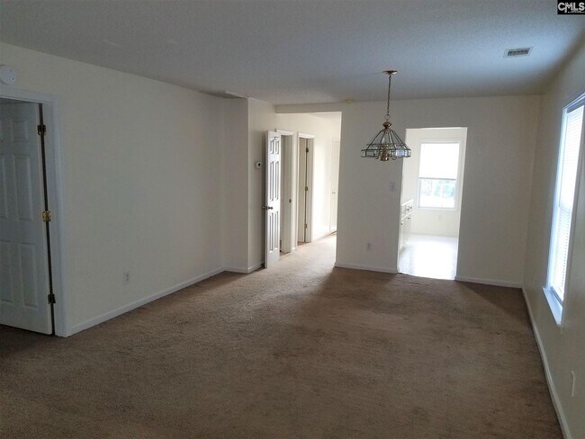 Building Photo - 201 Deer Hound Trail