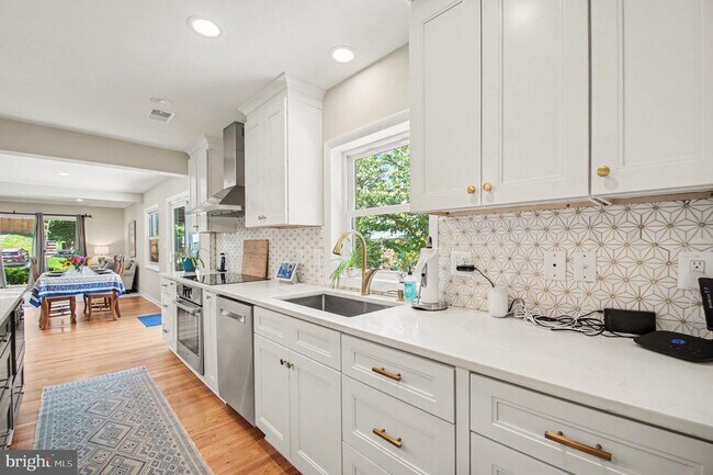 Foto del edificio - 6417 Berkshire Dr
