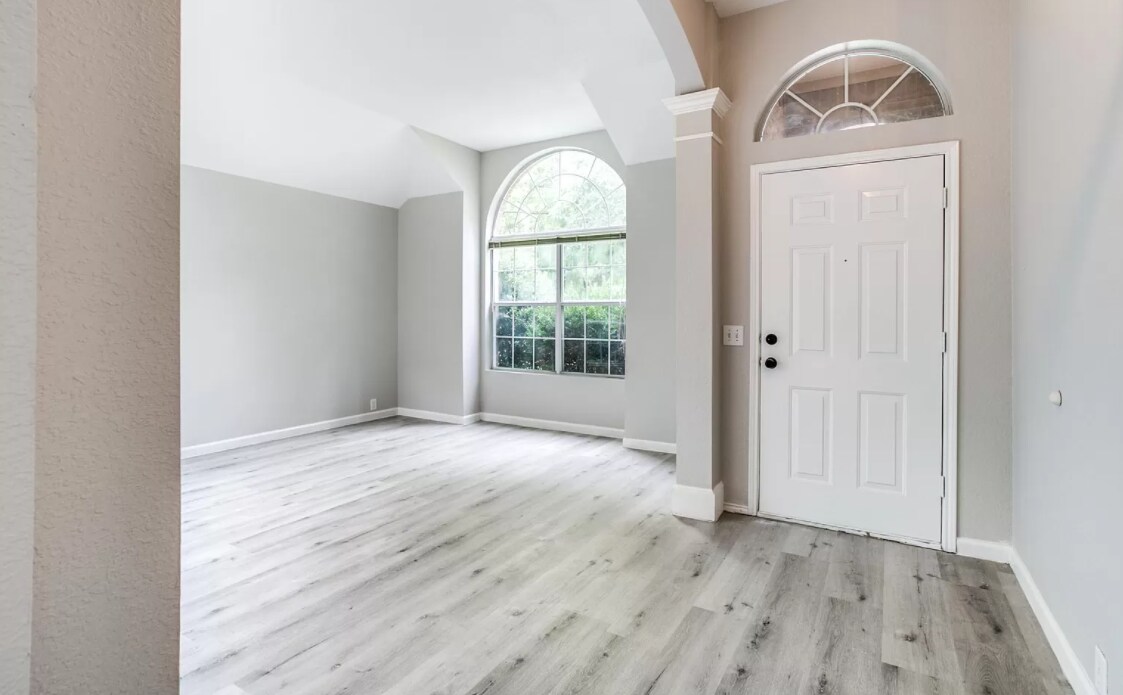 Building Photo - 2612 Creekhaven Dr