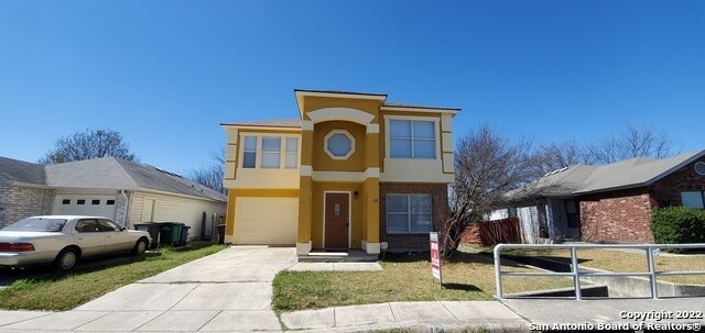 Building Photo - 114 McLennan Oak