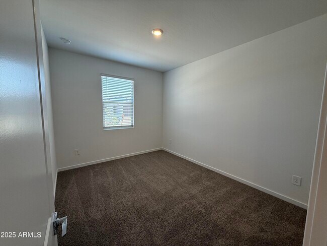 Foto del edificio - 4166 W Lisa Ln