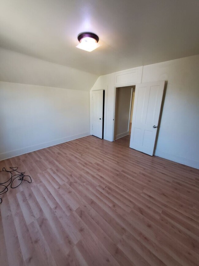 Foto del edificio - 4 Bedroom Single Family
