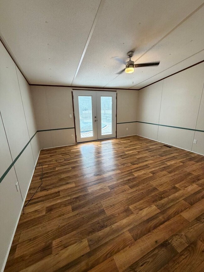 Foto del edificio - AVAILABLE NOW!