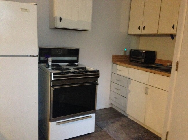 Building Photo - 3415 N 43rd Pl