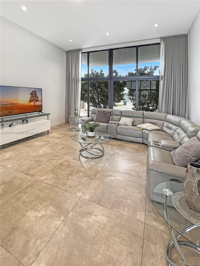 Foto del edificio - 16640 Sunset Way