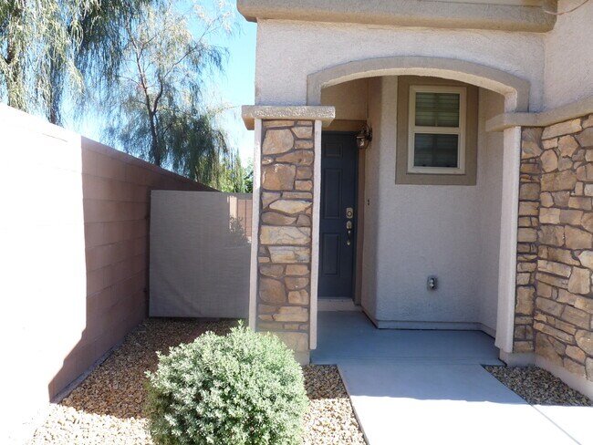 Building Photo - UPGRADED 3 BEDROOM, 2.5 BATH WITH LOFT, CO...