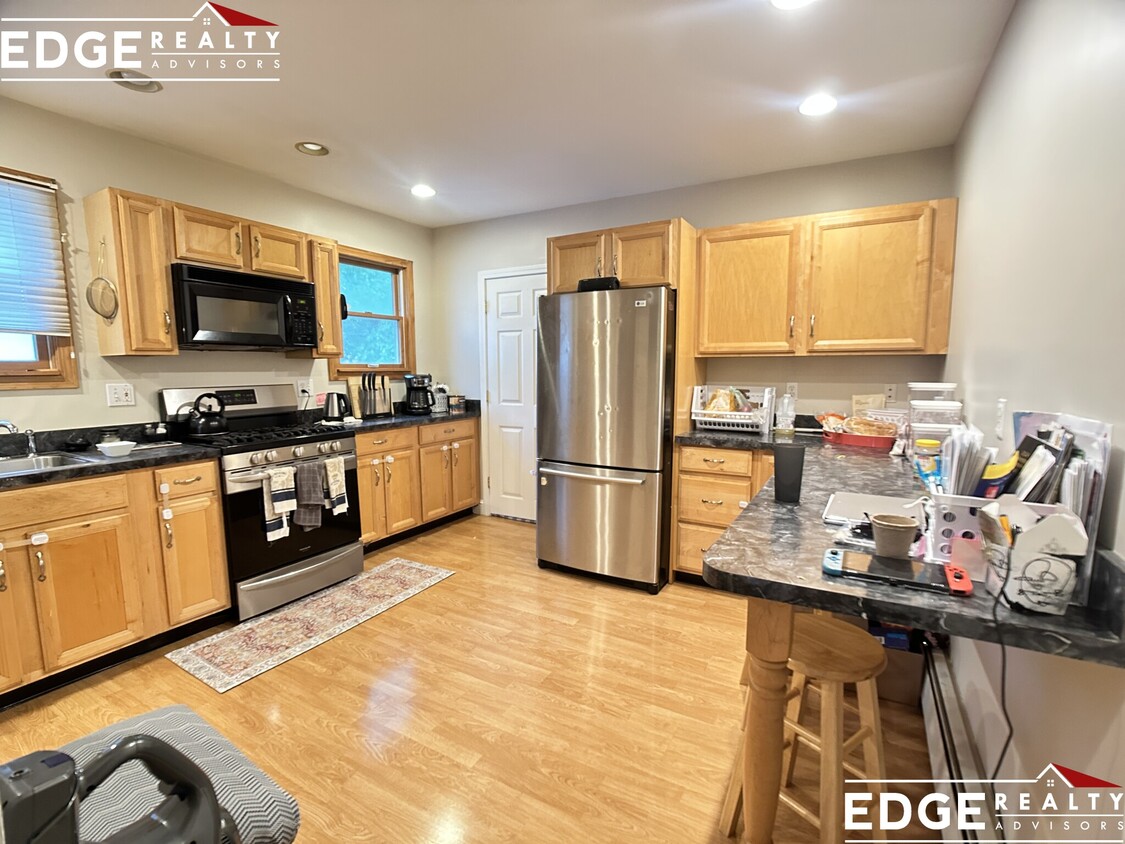Foto principal - 76 Cresthill Rd