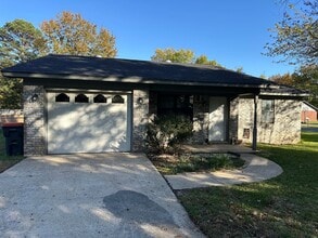 Building Photo - 311 Harris Cir