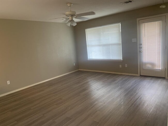 Building Photo - 380 Wetzel