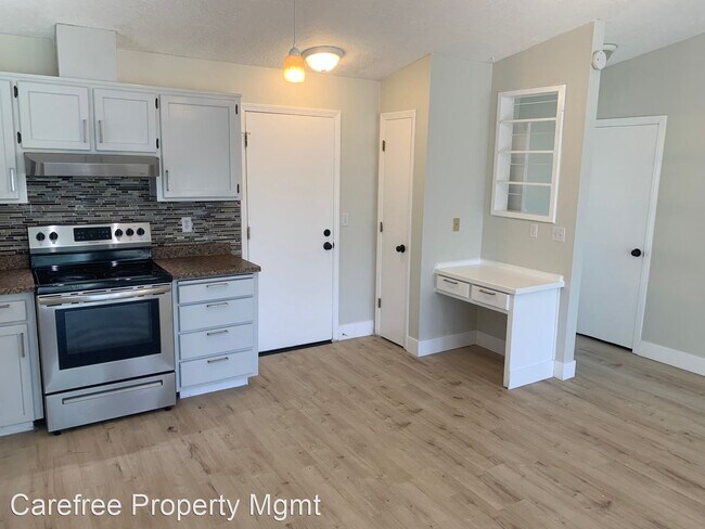Building Photo - 3 br, 2 bath House - 2214 SW Spence Court