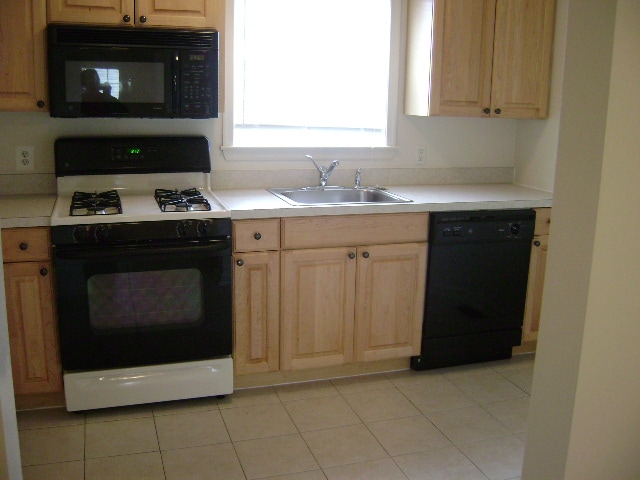 A Unit: Kitchen - Regency Park (NO PETS ALLOWED)