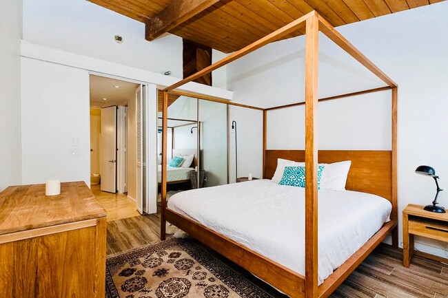 Foto del edificio - 6526 Ocean Crest Dr