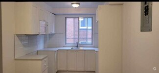 Building Photo - 4634 Av Dupuis